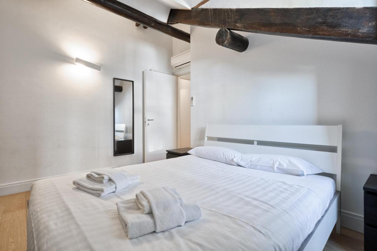Stylish Apartment In The Heart Of Torino Turim Exterior foto